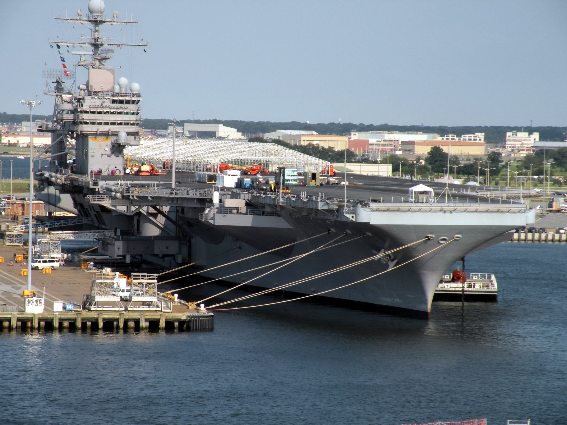 Порт флот. Норфолк база ВМФ. База ВМС США Норфолк. Норфолк база ВМФ США. Норфолк авианосцы.